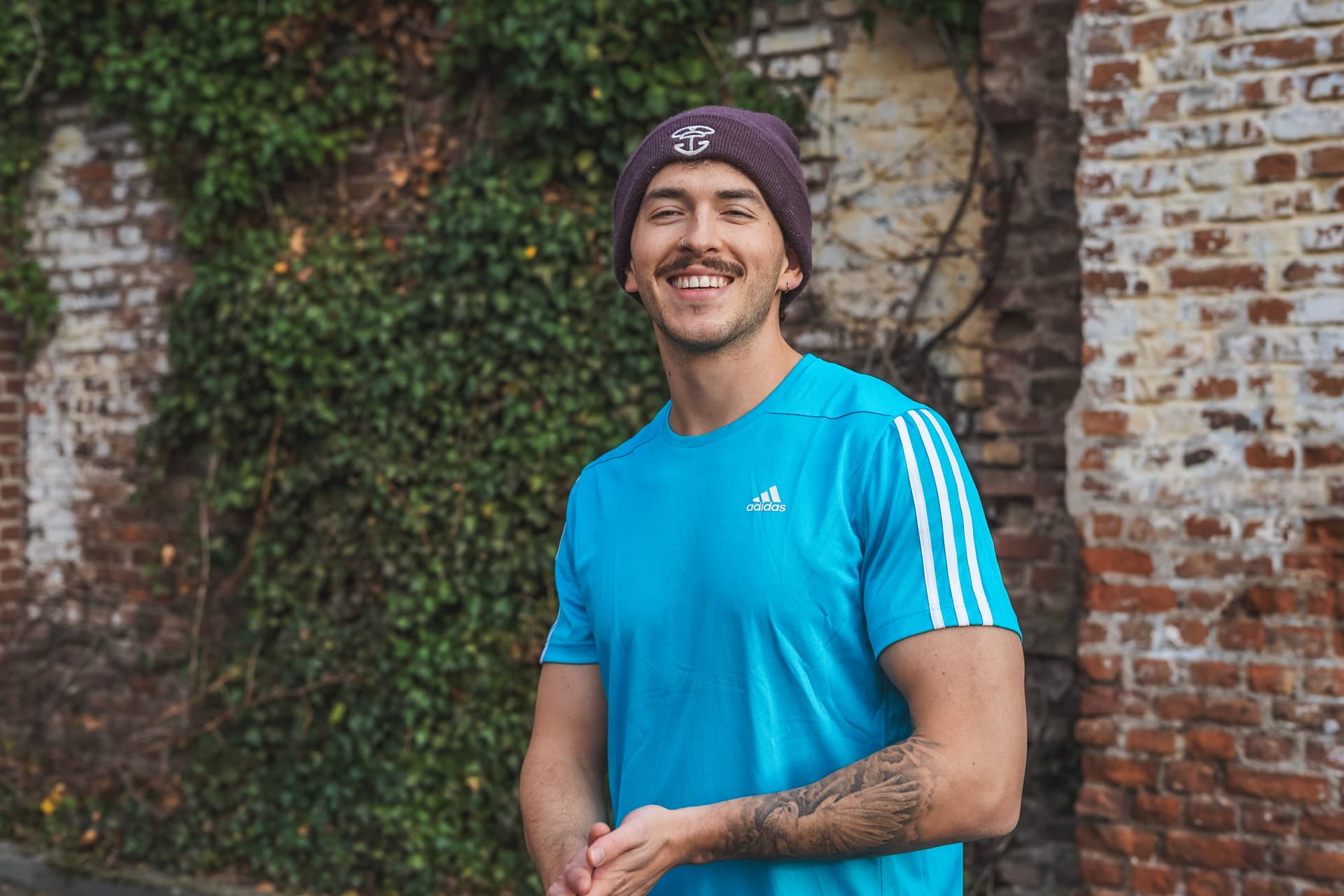Personal Trainer Lucas Macht aus Berlin lächelt