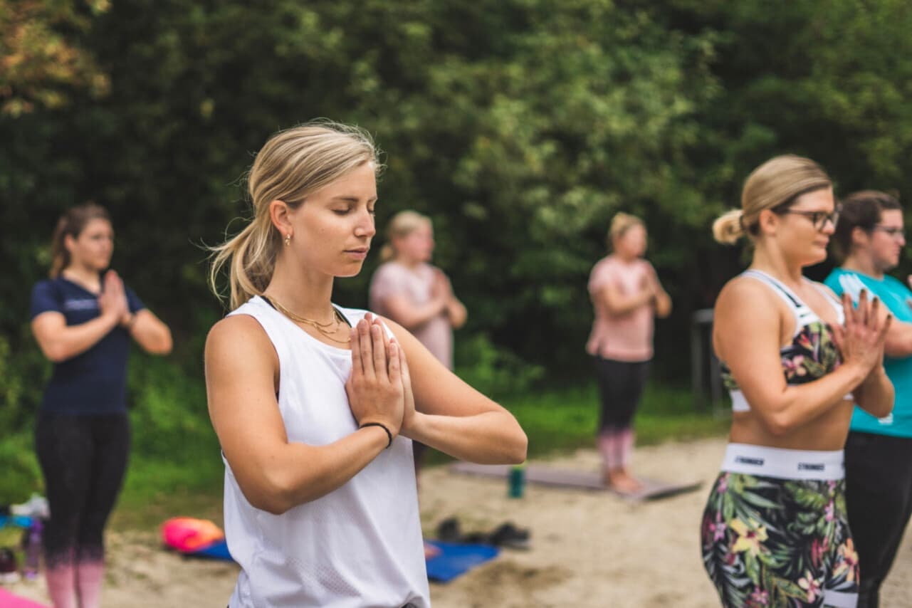 Yogaeinheit im Fitnessurlaub im Bayerischen Wald