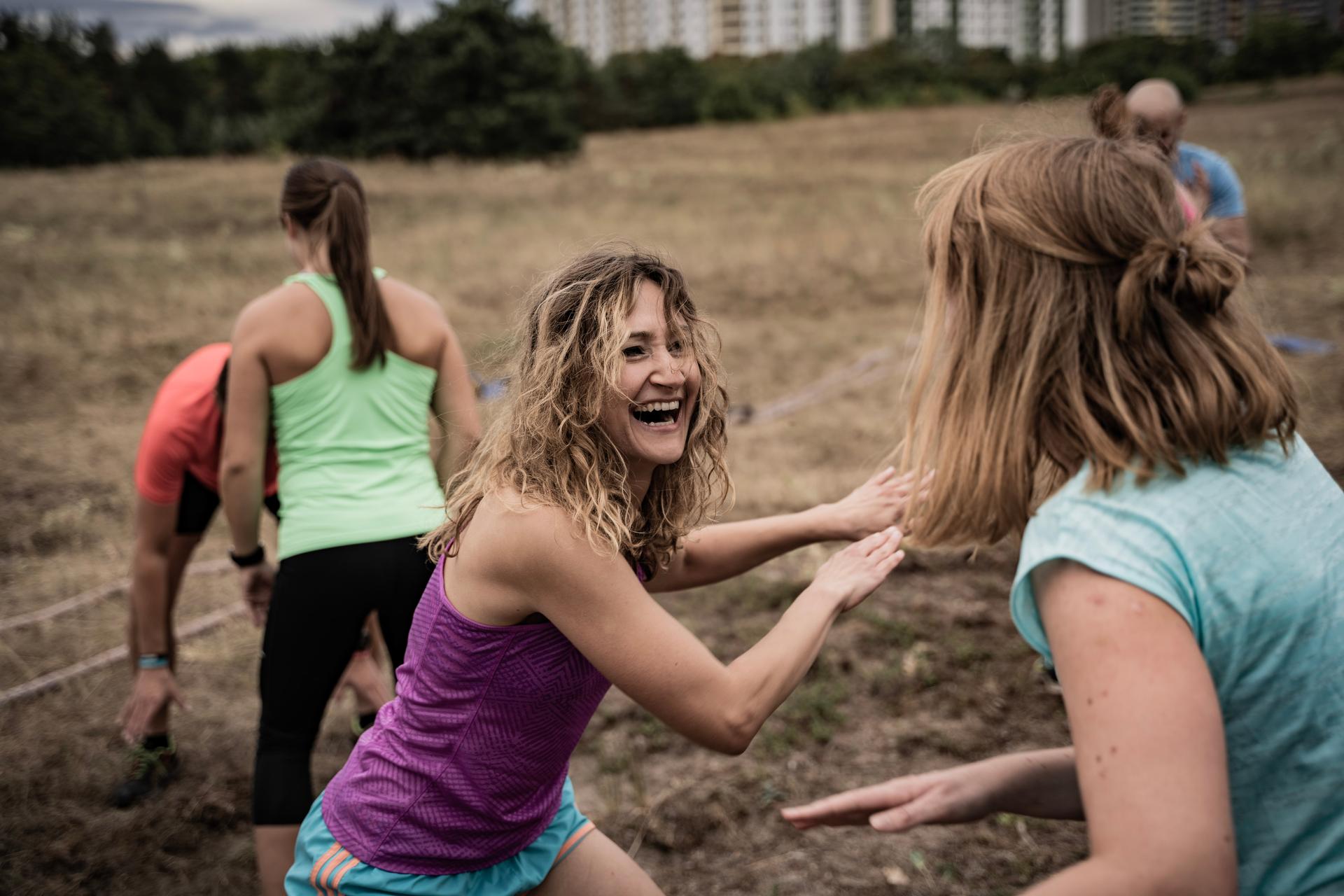 Bootcamp Gruppe beim Training mit viel Spaß