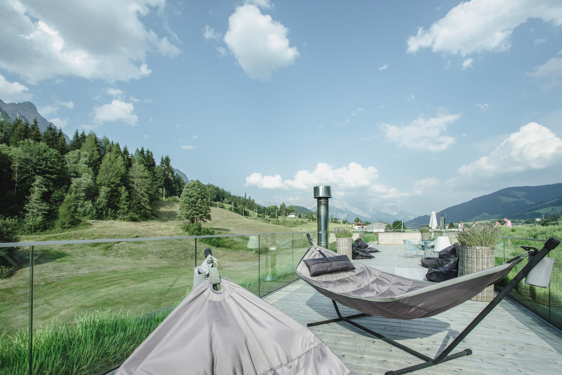 Terrasse zur Erholung nach dem Fitnesstraining im Hotel Mama Thresl