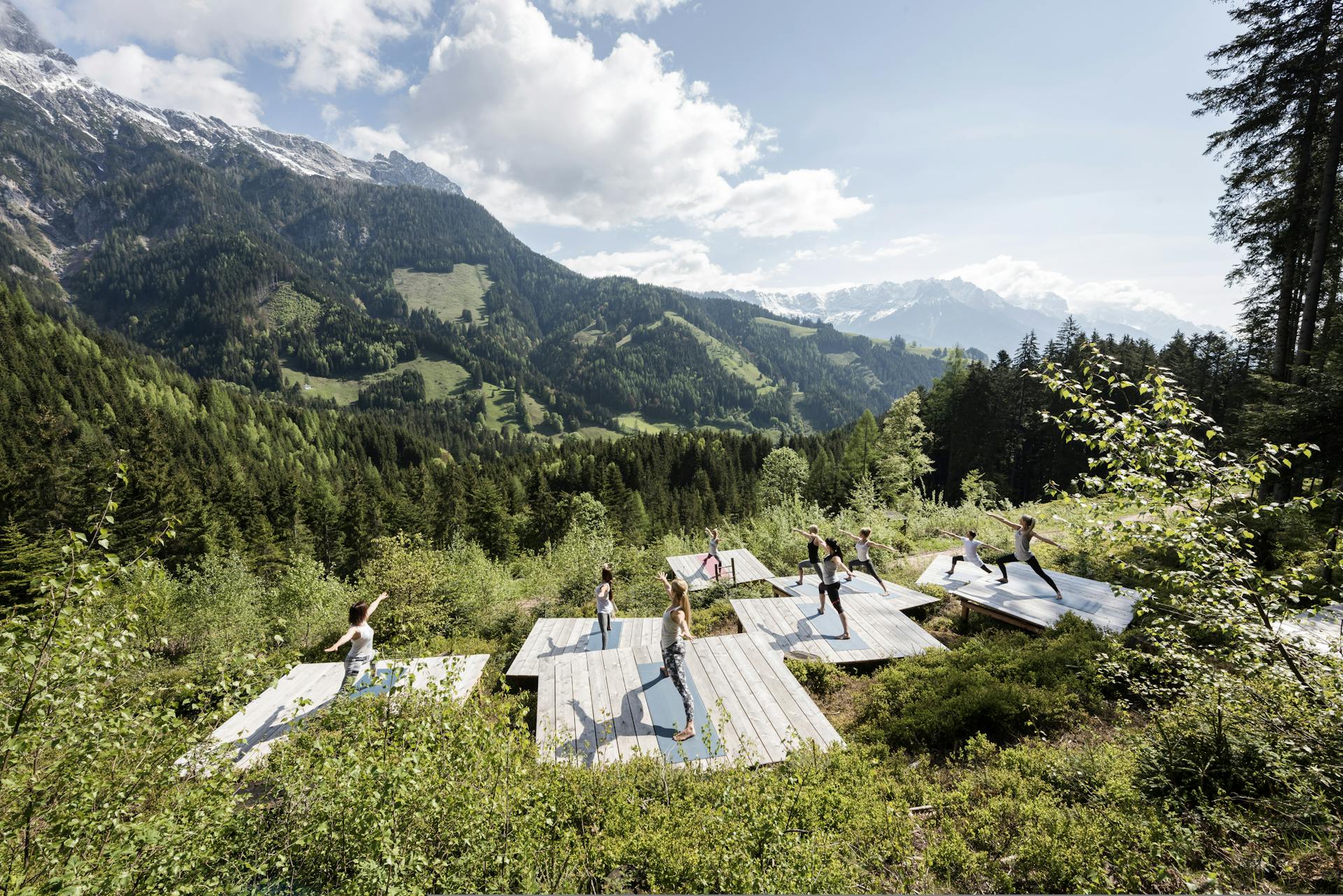 Yoga Retreat mit Aussicht auf die Berge